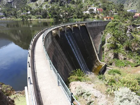 Presa de la Encantadora